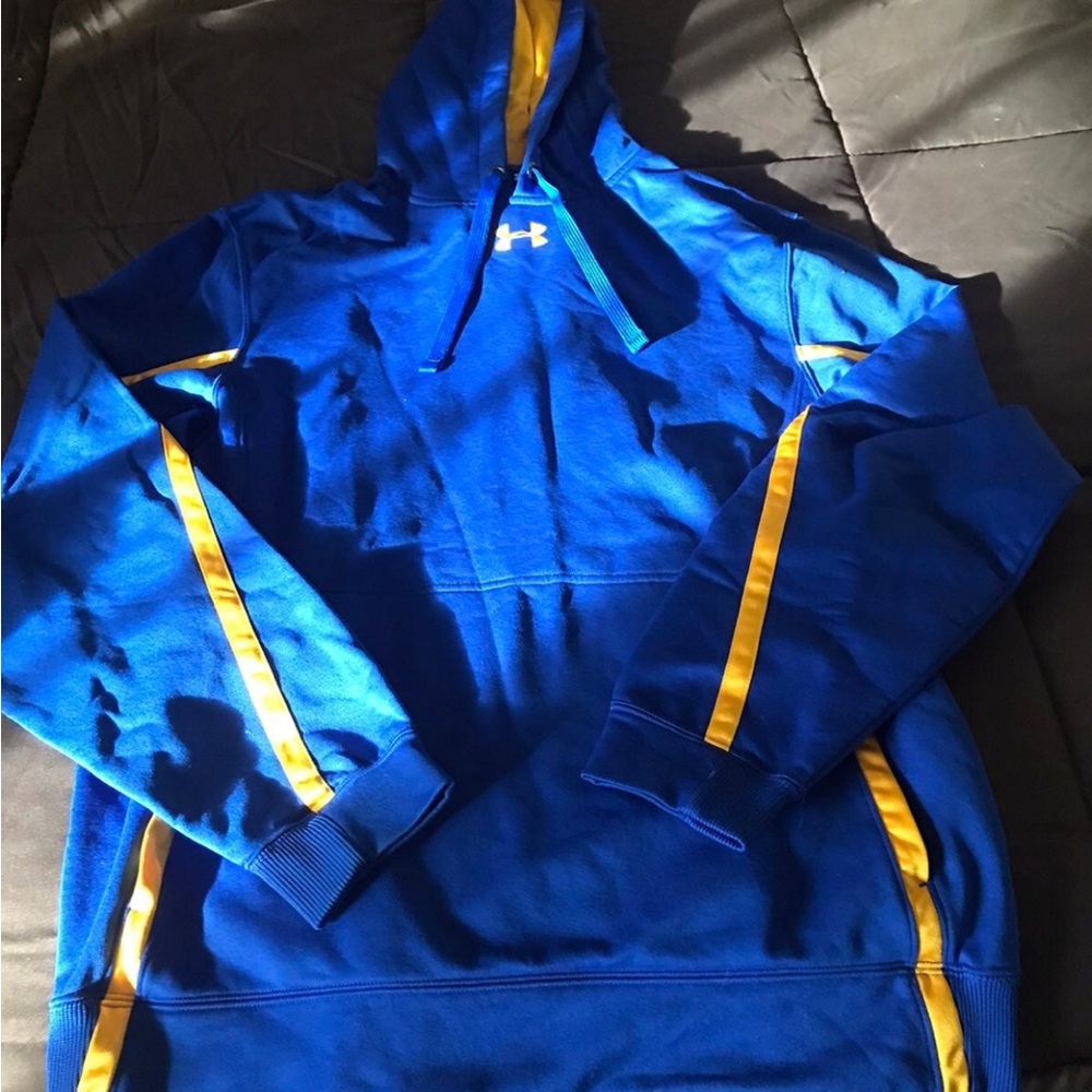 Woman’s medium under armour